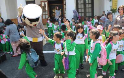 Menyeberang yang baik dan benar…